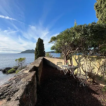 A Agay Pieds Dans L Eau Vila Saint-Raphaël